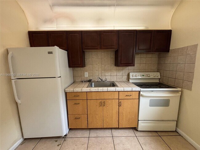 Foto del edificio - 7311 NW 37th St