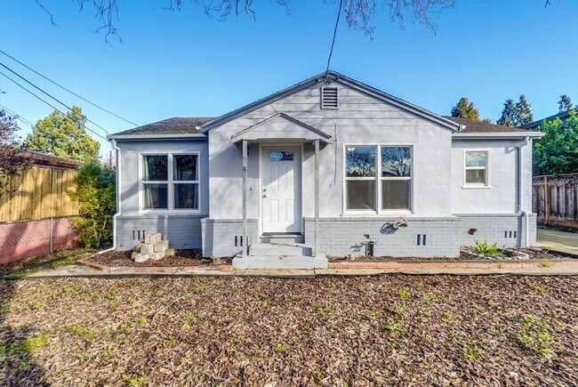 Building Photo - 274 Carmelita Dr