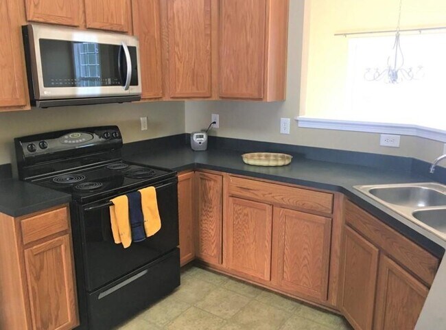 Foto del edificio - 1679 Tailmore Ln NW