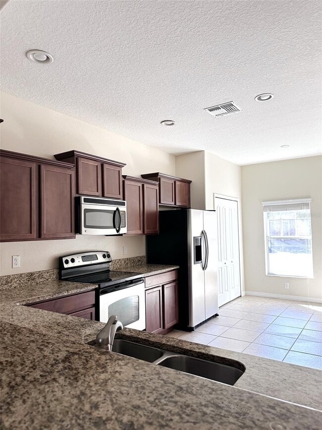 Building Photo - 4152 Shadetree Ln