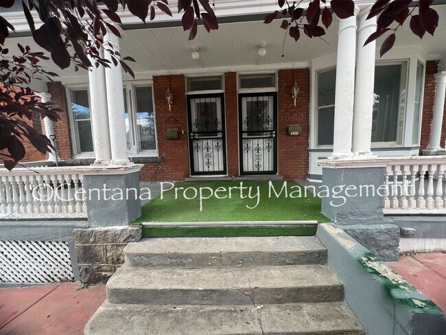 Foto del edificio - 317-321 N. Washington