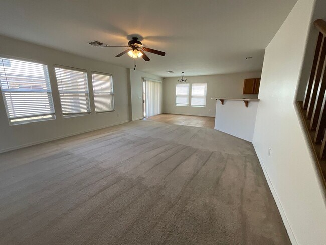 Foto del edificio - Two Story 3 Bedroom and 2.5 Bathroom Rental
