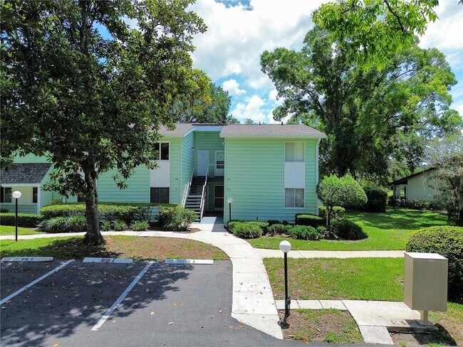 Foto del edificio - 608 Midway Dr