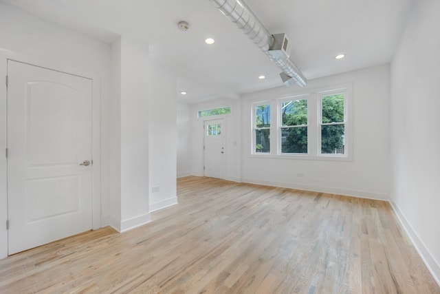 Building Photo - 1851 W Dickens Ave