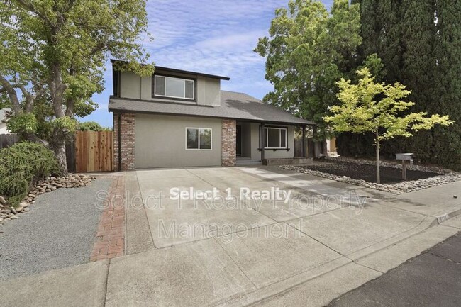 Building Photo - 1013 Doncaster Dr