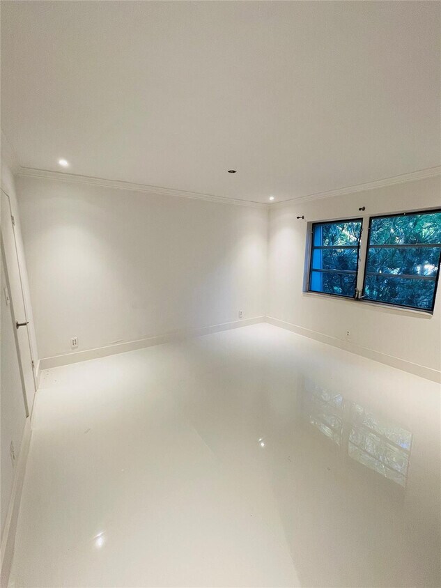 Foto del edificio - 3125 Oakland Shores Dr