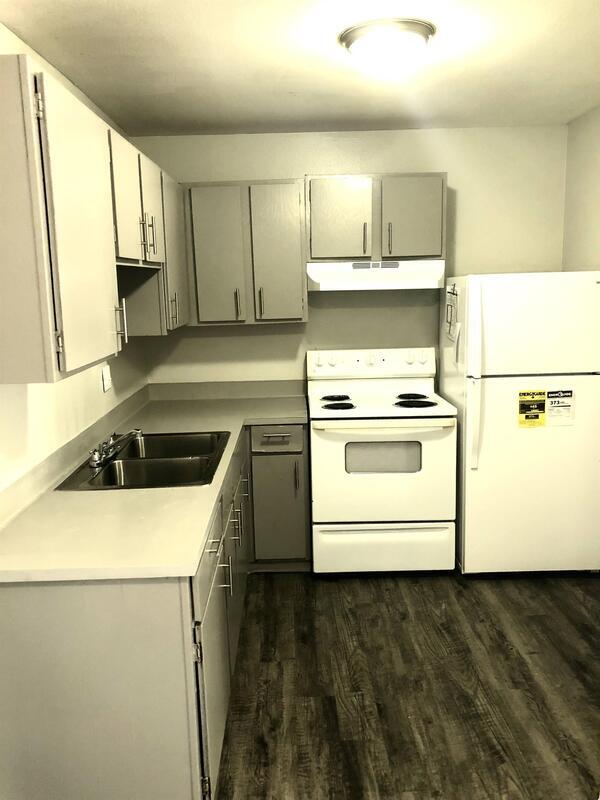 Building Photo - 319 University Dr