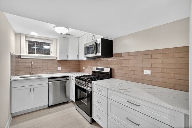 Building Photo - 2703 W Ardmore Ave