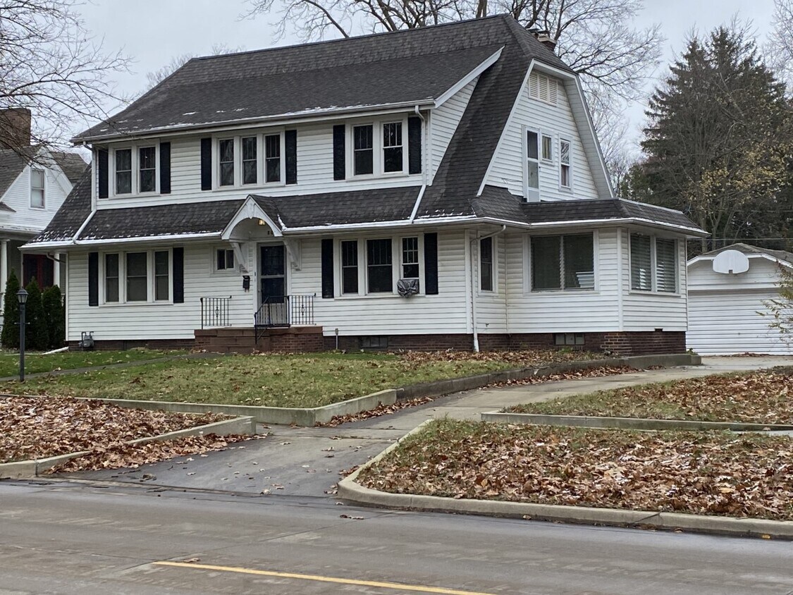 Foto principal - 804 W Green St
