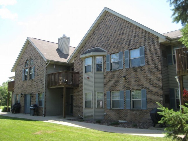 Building Photo - 170 W Pioneer Rd