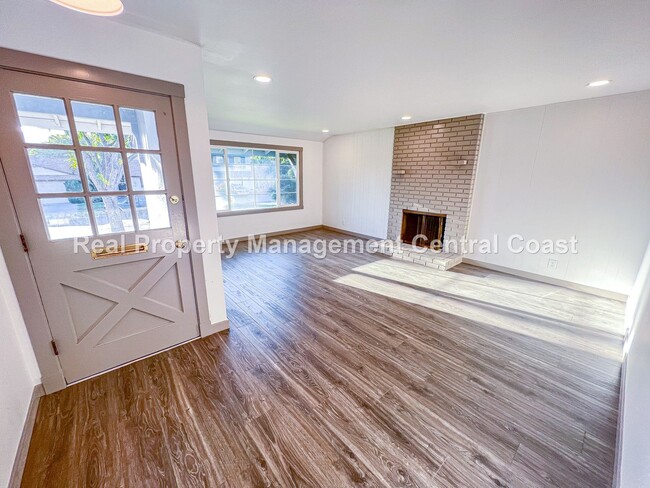 Building Photo - AVAILABLE JULY - Updated Home Near Cal Pol...