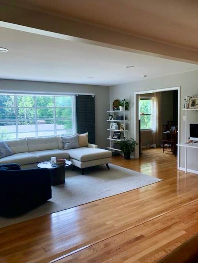 Living room w/plenty of natural light - 8205 Ainsworth Dr