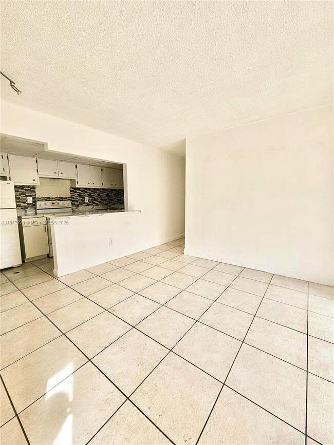 Building Photo - 4250 NW 79th Ave