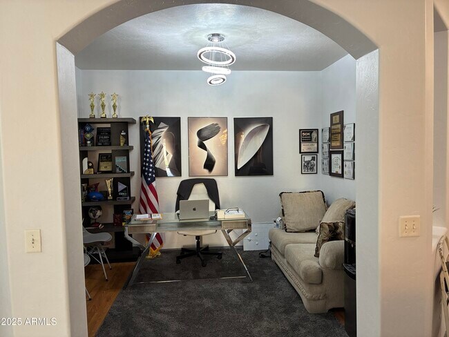 Foto del edificio - 13438 W Rose Ln