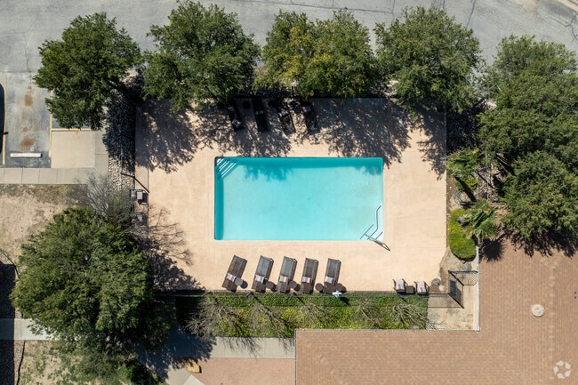 Pool - Bent Tree Apartments