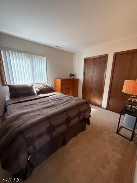 Building Photo - 2 Stowe Ct