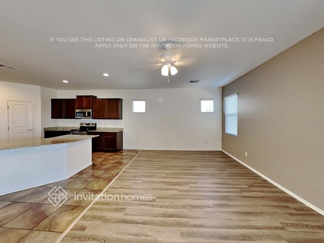 Building Photo - 1322 E Dragon Fly Rd