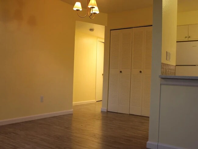 Building Photo - 5540 Stonewall Pl