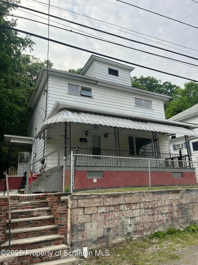 Primary Photo - 1115 Exeter Ave