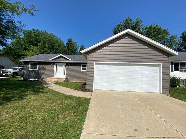 Foto del edificio - 813 3rd Ave NE