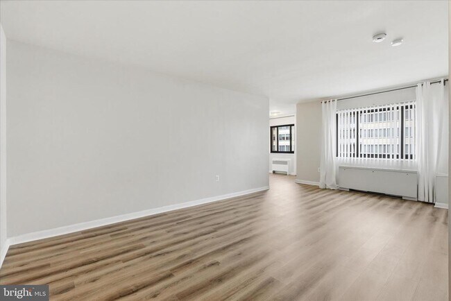 Foto del edificio - 1200 S Arlington Ridge Rd