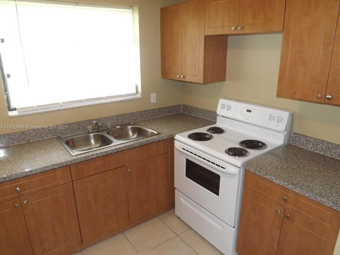 13315 Alexandria Dr Unit 4, Opalocka, FL 33054 Room for Rent in Opa