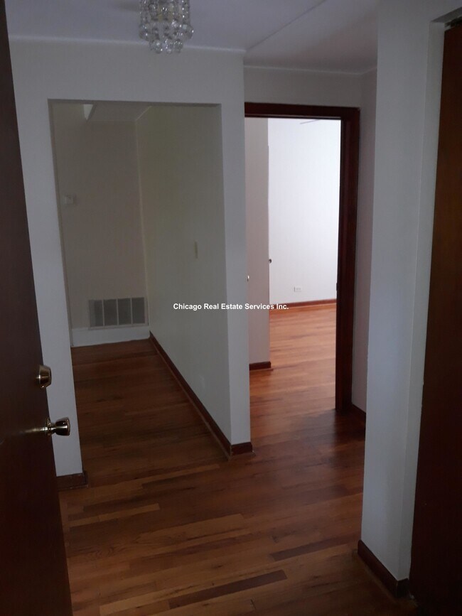 Foto del edificio - 3151 W Argyle St
