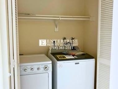 Building Photo - Cozy 1-bedroom Chelsea condo near South Coast Plaza with Attached Garage
