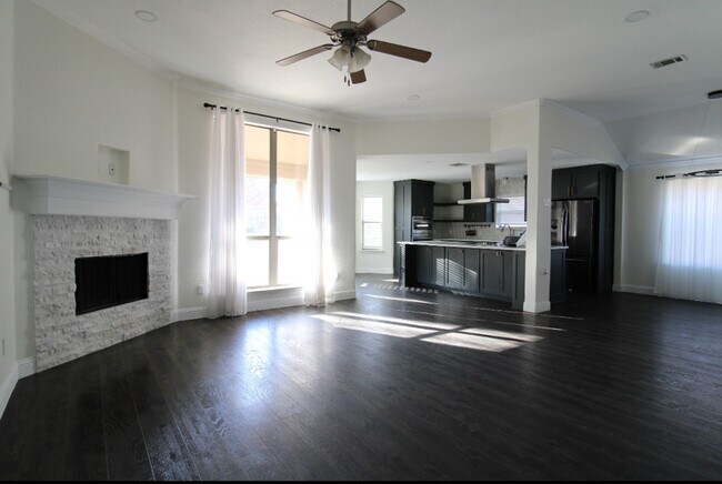 Foto del edificio - 1405 Meadowlark Ln