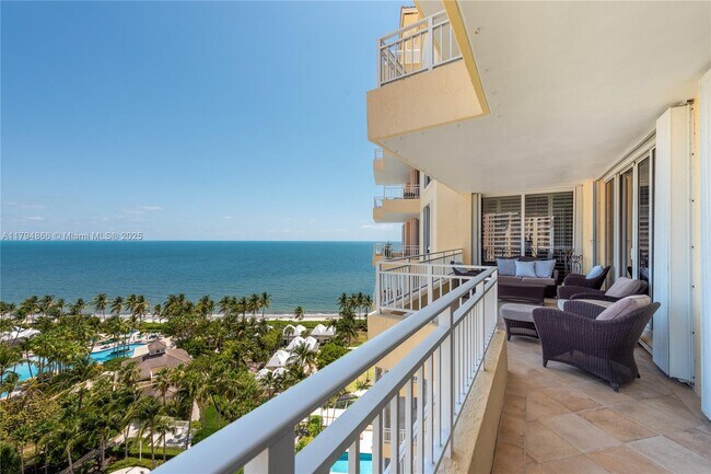 Foto del edificio - 799 Crandon Blvd