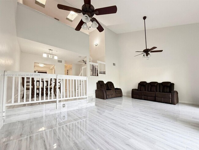 Foto del edificio - 4182 S Pine Island Rd