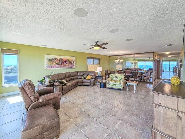 Foto del edificio - 2129 N Ocean Shore Blvd