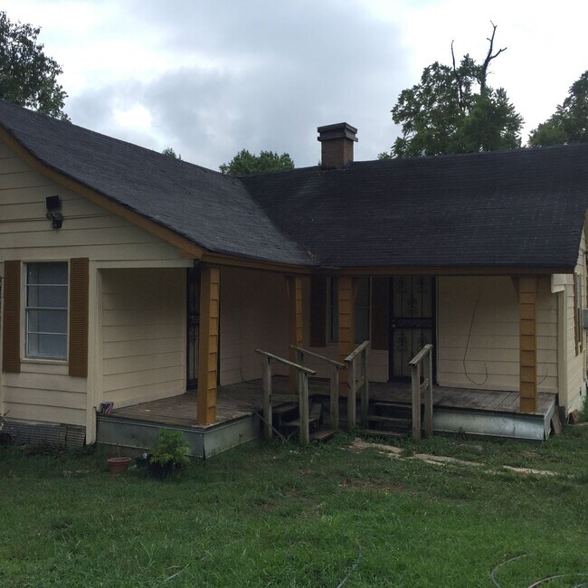 Building Photo - 6017 Marianna Rd