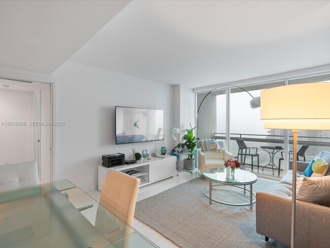 Foto del edificio - 6801 Collins Ave