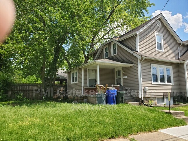 Building Photo - 408 Corwin Ave