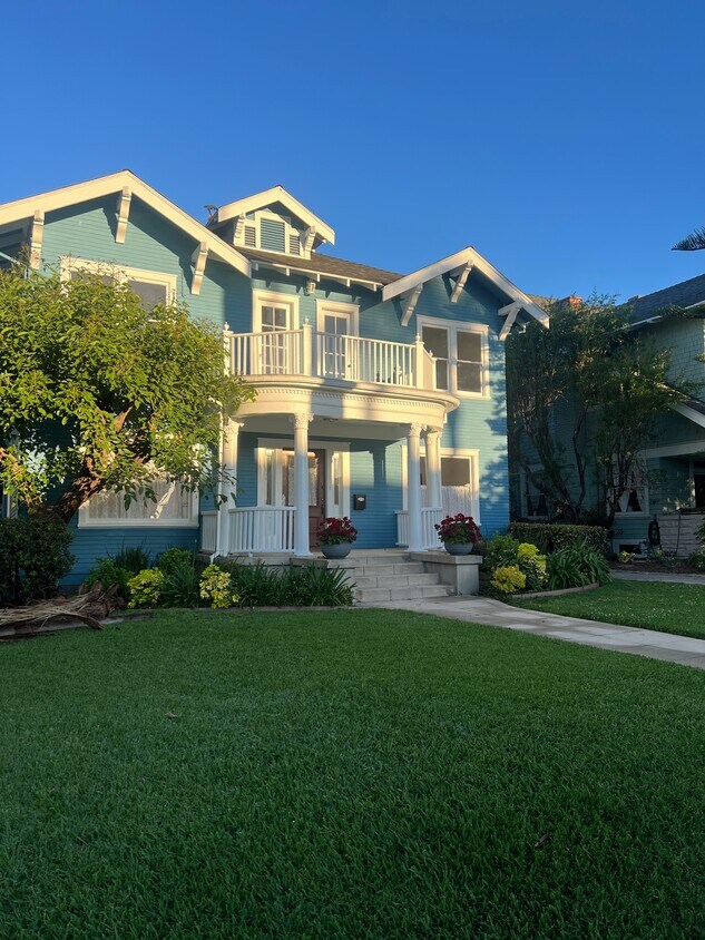 Foto del edificio - 713 S Bronson Ave