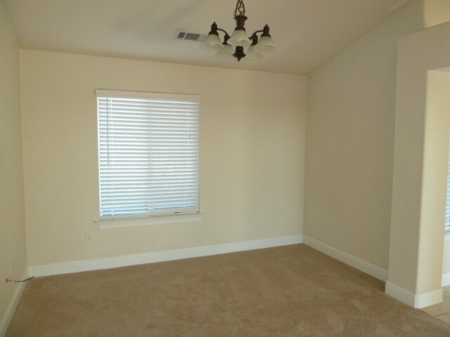 Building Photo - 3 Bedroom Home in Windsor Estates