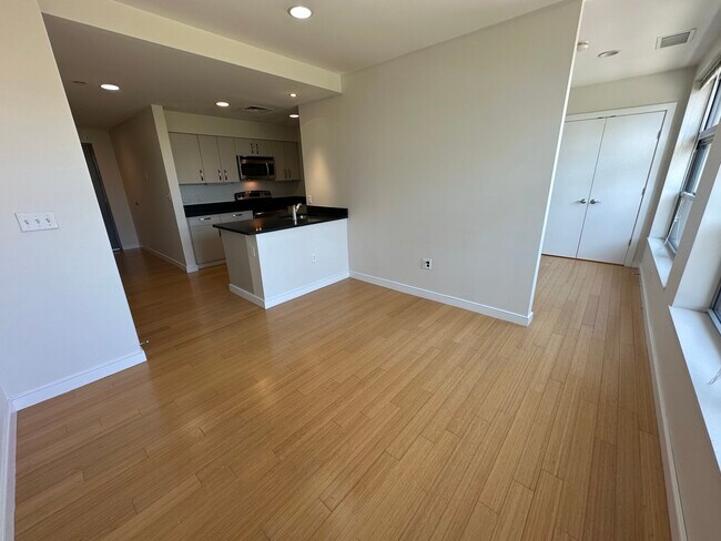 Foto del edificio - 587 Albany St