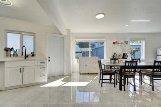 Building Photo - 1904 SW 28th St