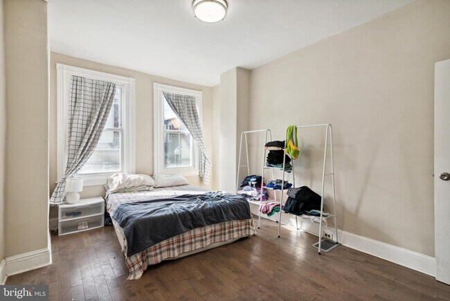 Foto del edificio - 1363 E Rittenhouse St