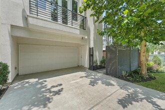 Building Photo - 3205 Baron St