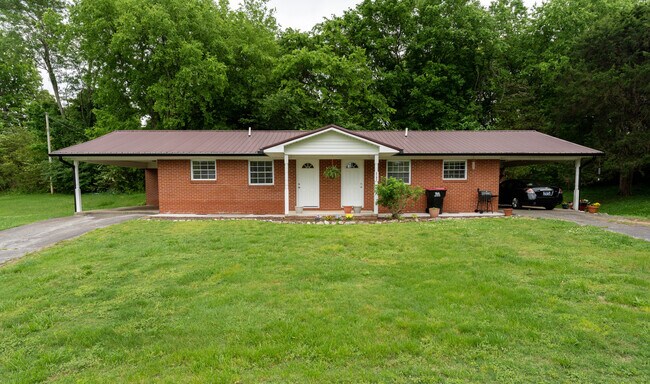 Building Photo - 2182 Lakeview Rd
