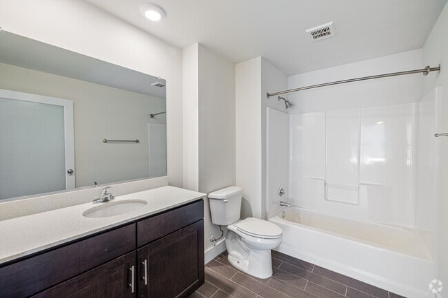 2BR, 2BA - 1,000SF - Primary Bathrom - Gish Flats