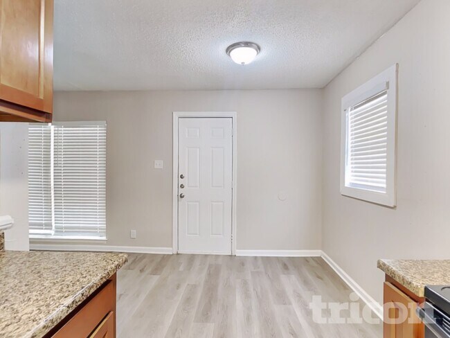 Foto del edificio - 6831 De Palma