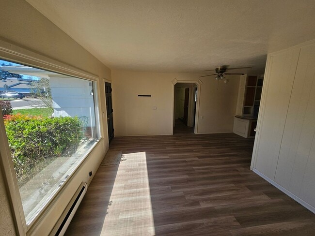 Building Photo - 3BR/2.5BA House Near Monroe Middle School & Grocery Stores