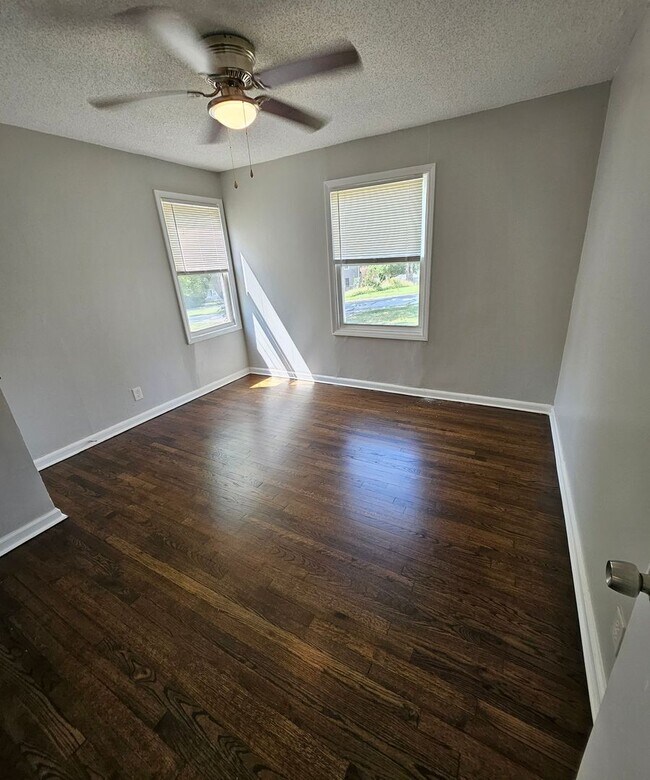 Foto del edificio - Charming Kansas City Home with Hardwood Fl...