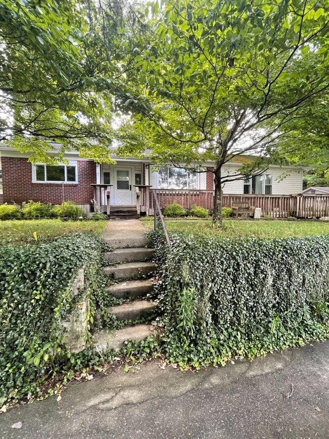 Building Photo - 181 Jordan Dr