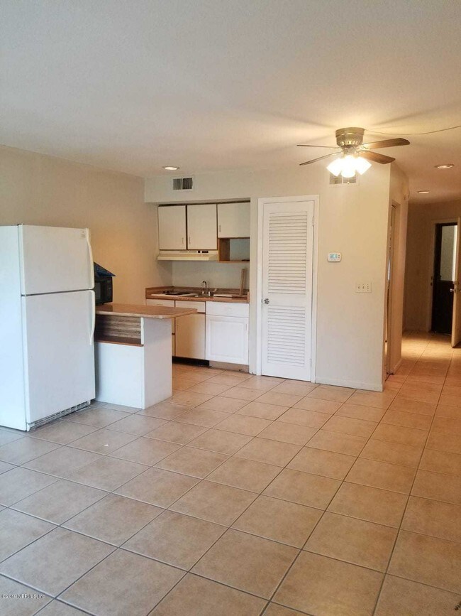 Building Photo - 1255 Ponce Island Dr