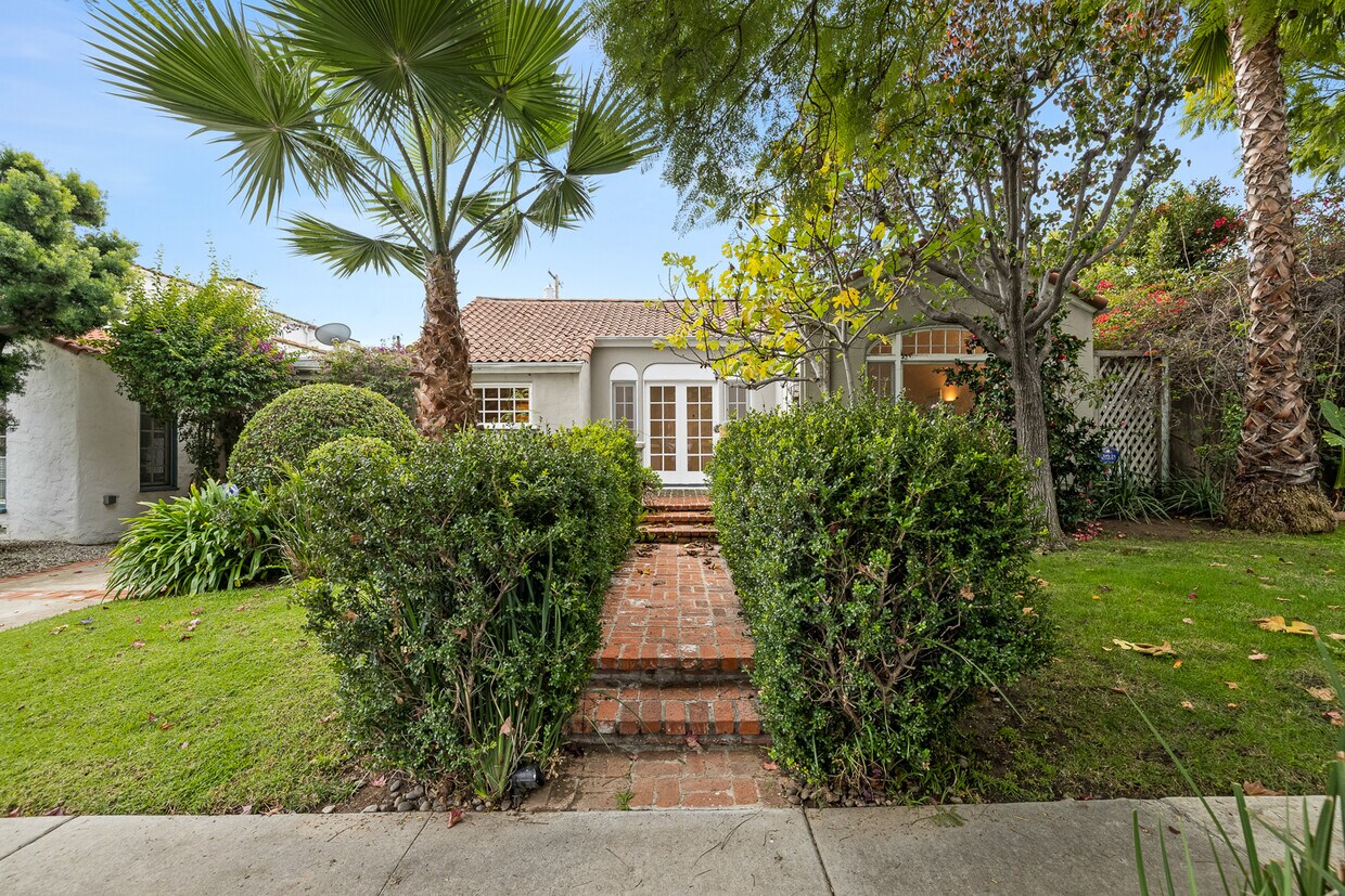 9018 Ashcroft Ave, West Hollywood, CA 90048 House Rental in West