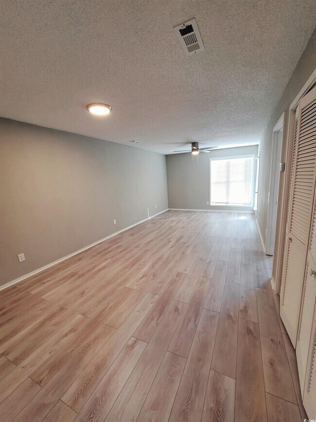 Foto del edificio - 4493 Little River Inn Ln